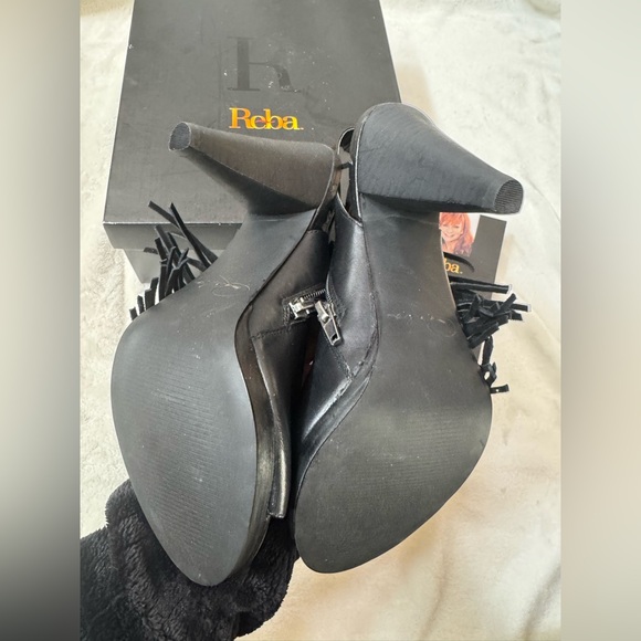 REBA NWT Madame Fringe Heeled Black Boots womens size 7 with box - Picture 7 of 14